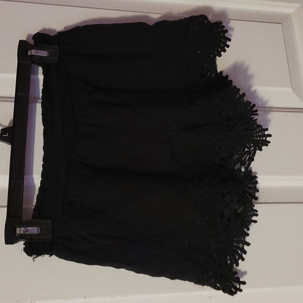 Black embroidery shorts